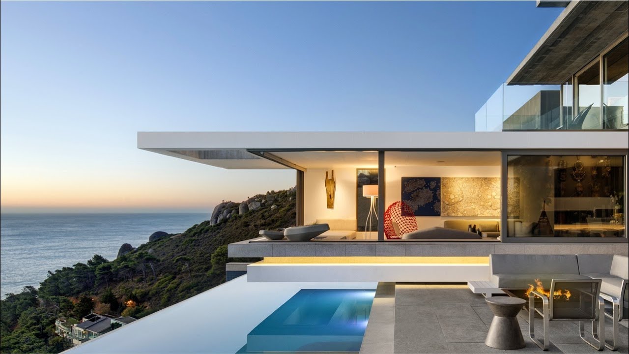 A South African Stunner With Spectacular Sea Views
