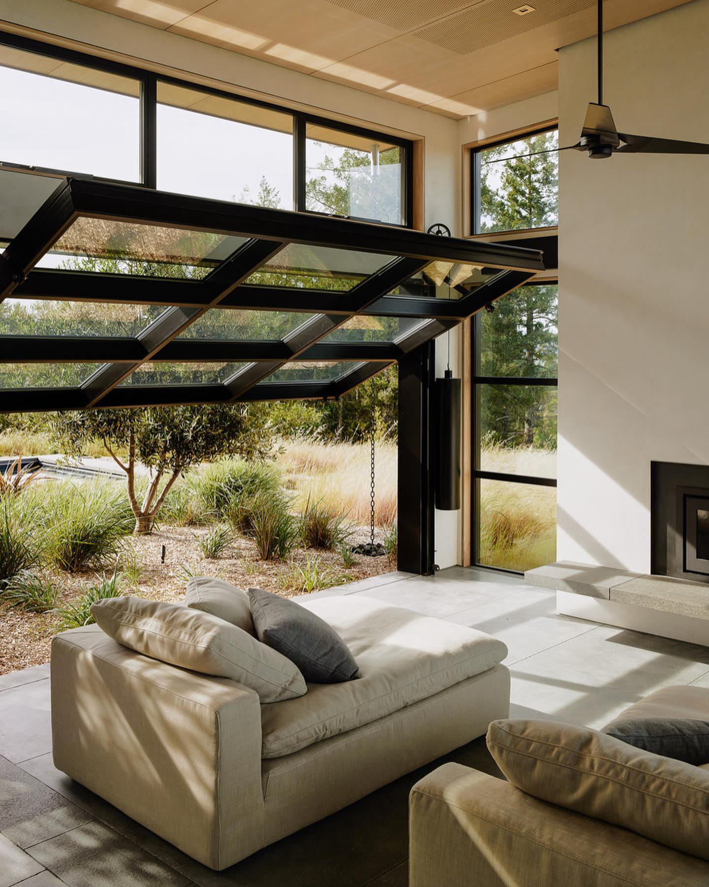 image  1 Local firm #feldmanarchitecture incorporates garage-door windows into CA home